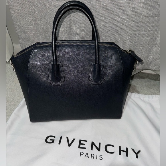 Givenchy Medium Antigona bag in Navy - Picture 2 of 10